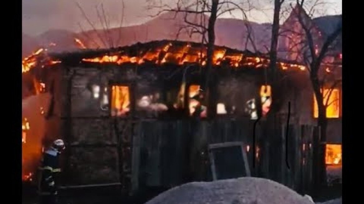 ΑΓΙΟ ΟΡΟΣ - Στις φλόγες Ιερό Κελλί στην Καψάλα - ΠΡΙΝ ΛΙΓΟ