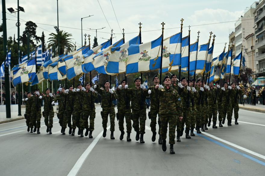 Η μεγάλη στρατιωτική παρέλαση στην Αθήνα για την επέτειο της 25ης Μαρτίου (4)