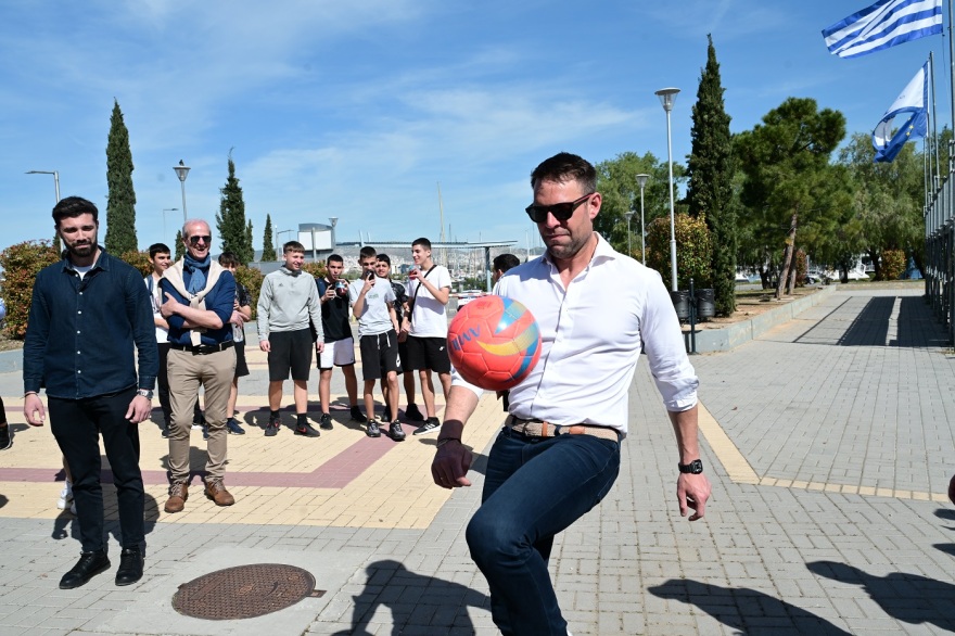 Ο Στέφανος Κασσελάκης στους αγώνες Πανελληνίου Πρωταθλήματος Αντισφαίρισης για μαθητές Λυκείου