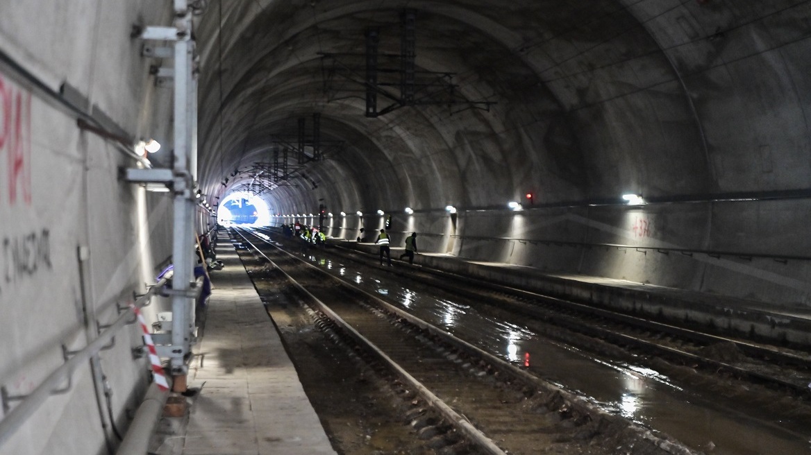 Τέμπη: Πέρασε η πρώτη εμπορική αμαξοστοιχία από Θεσσαλονίκη για Αθήνα